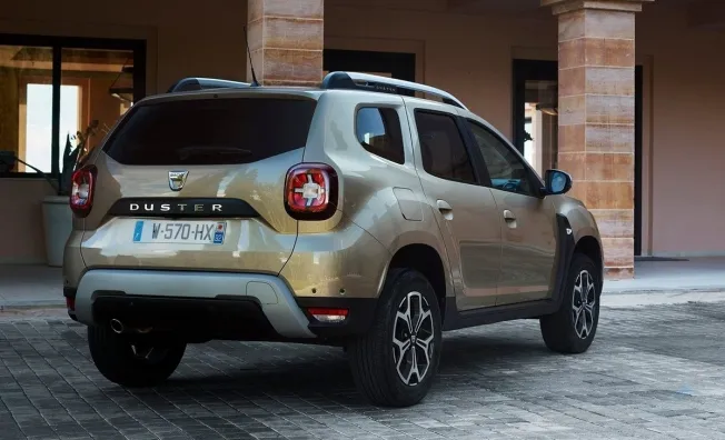 Dacia Duster - posterior