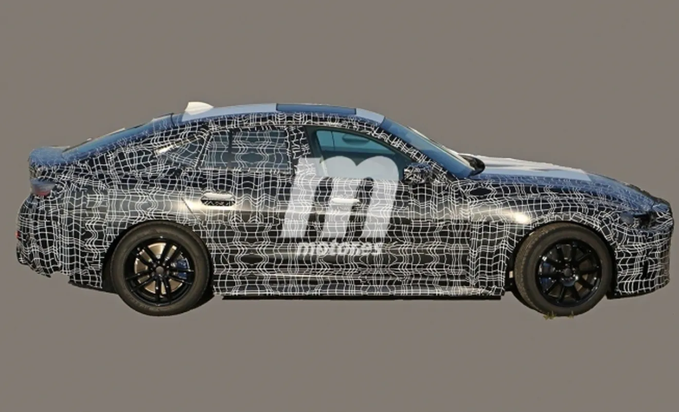 BMW Serie 4 Gran Coupé 2021 - foto espía lateral