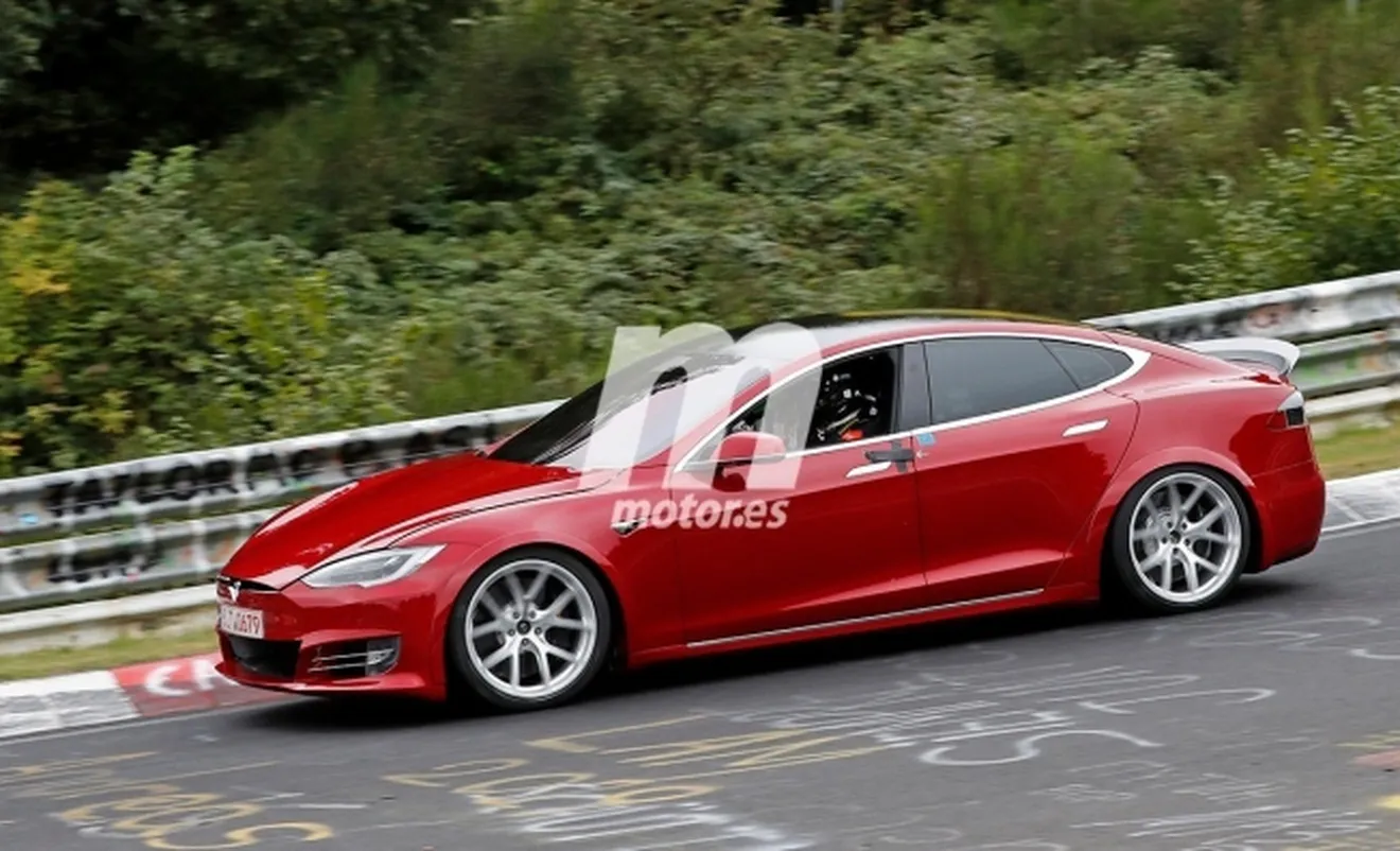 Tesla Model S en Nürburgring - foto espía