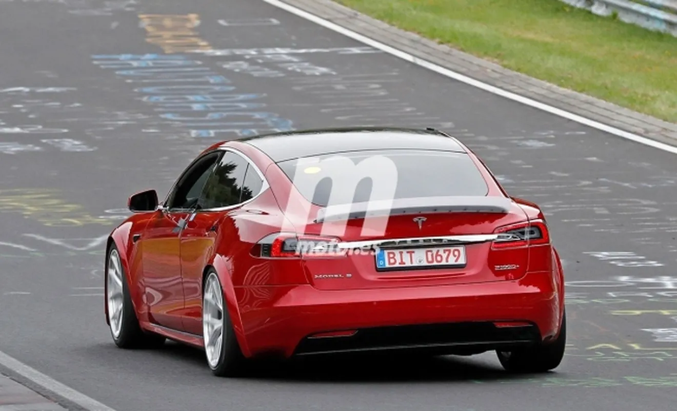 Tesla Model S en Nürburgring - foto espía