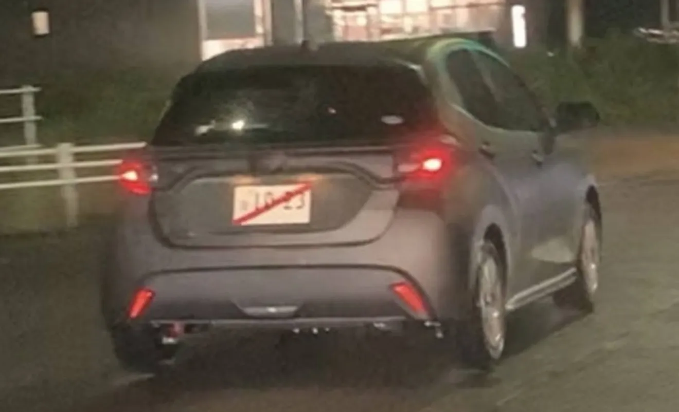 Toyota Yaris 2020 - foto espía posterior