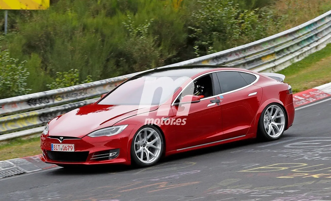El Tesla Model S pone en su punto de mira al Porsche Taycan en Nürburgring