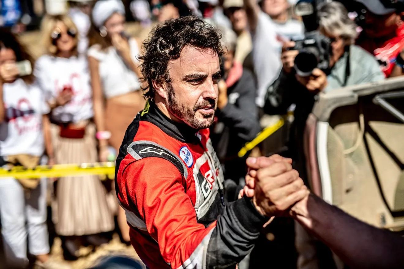 Oficial: Fernando Alonso y Toyota correrán juntos el Dakar 2020