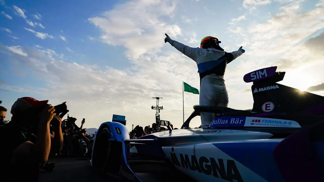 Alex Sims inicia la temporada 2019-20 de la Fórmula E como líder
