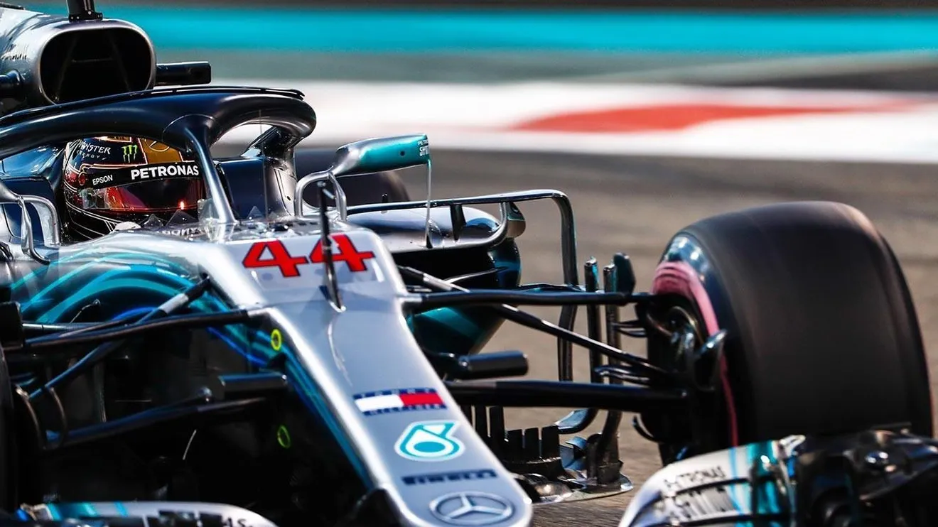 Hamilton cierra la temporada 2019 con su quinta pole en Yas Marina