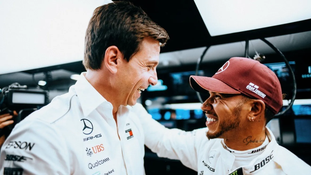 Hamilton condiciona su futuro en Mercedes al de Wolff: "No quiero que se vaya"