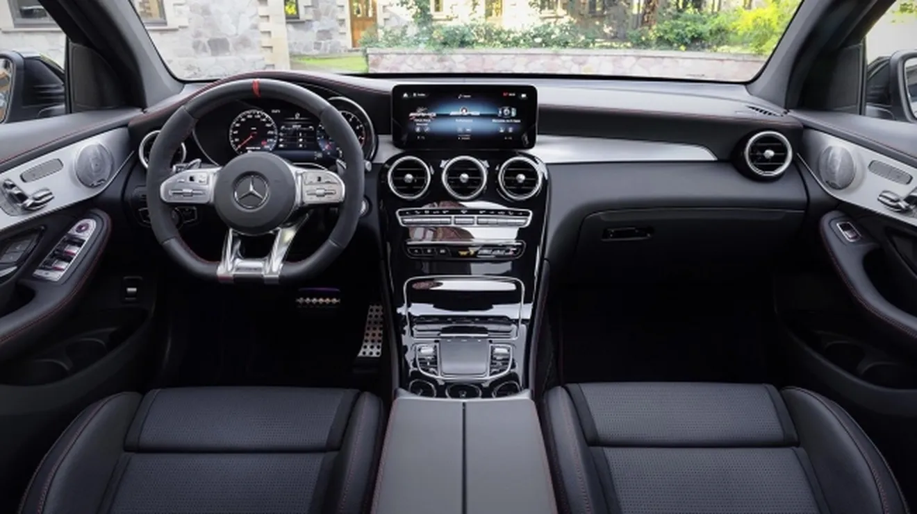Mercedes-AMG GLC 63 4MATIC+ - interior