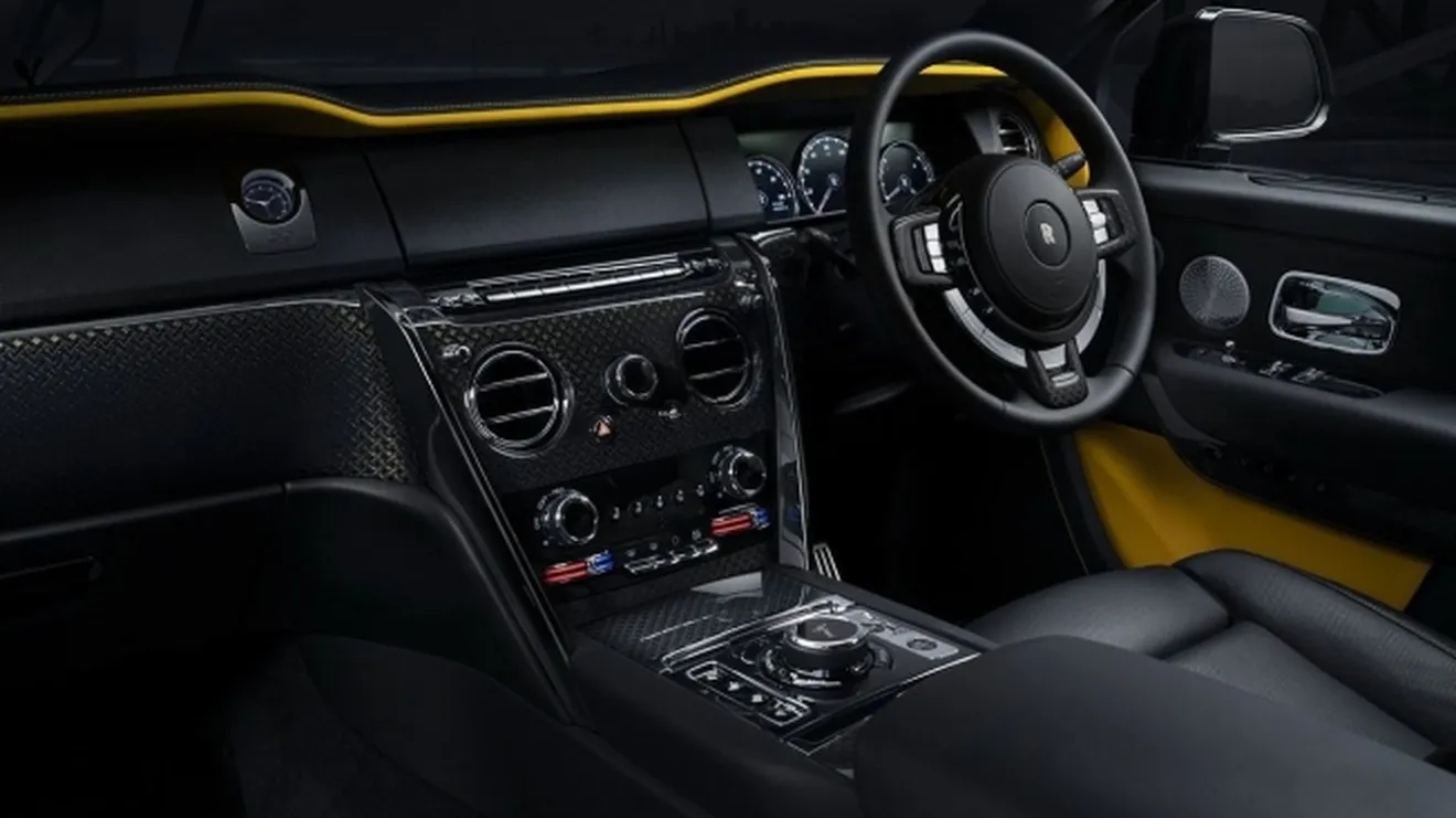 Rolls-Royce Cullinan Black Badge - interior