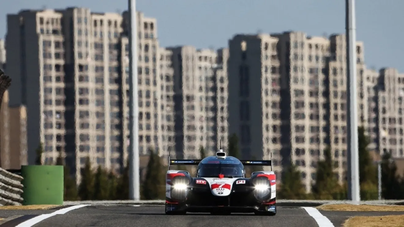 El Toyota #7 despierta antes de la clasificación de las 4 Horas de Shanghái