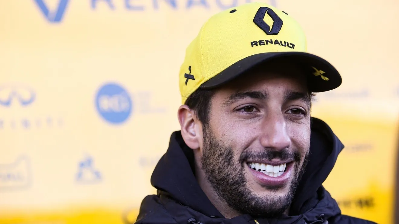 Ricciardo cree que competir en mitad de parrilla le ha hecho mejor piloto