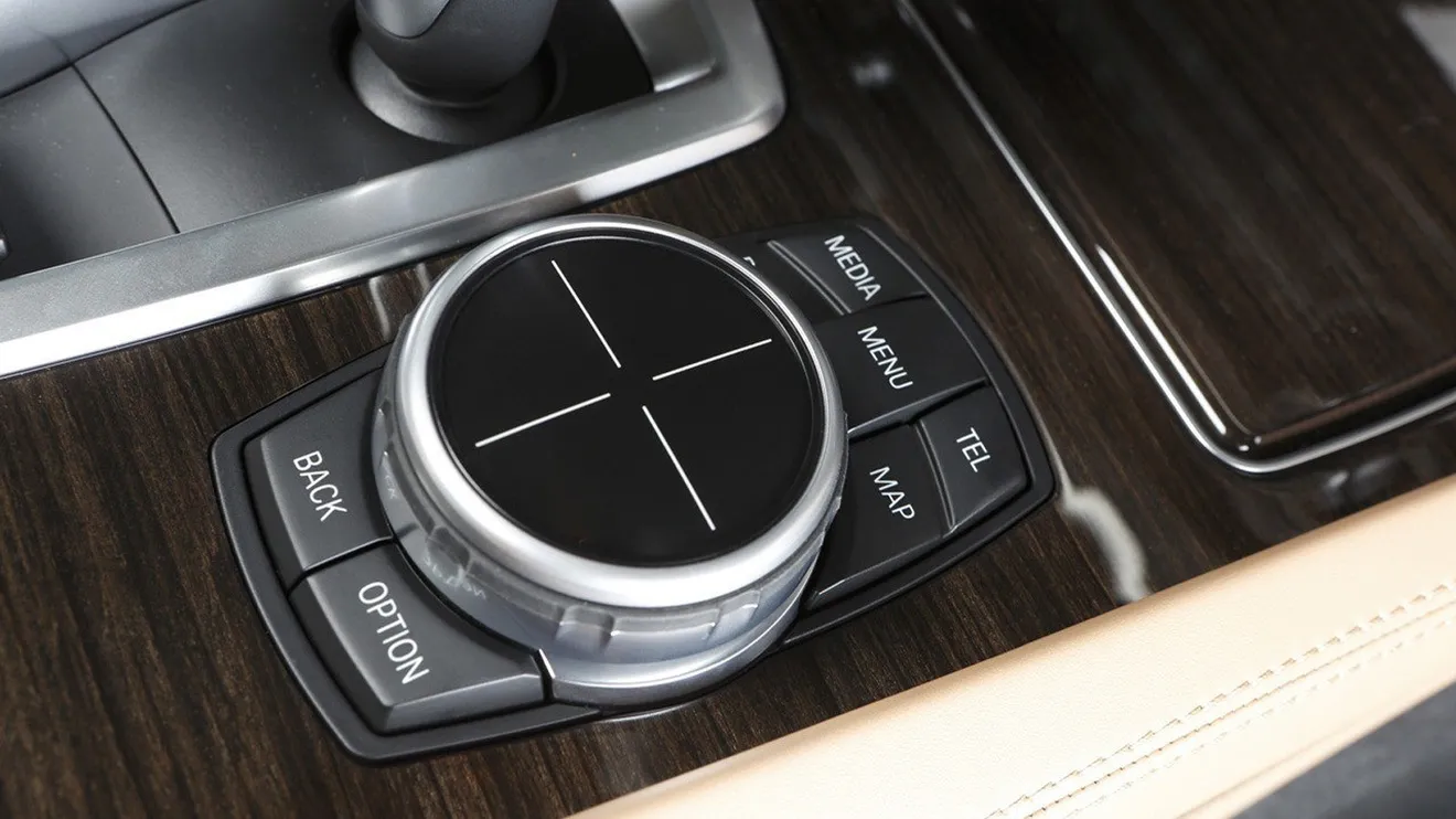BMW dejará de montar el mando iDrive en 2023