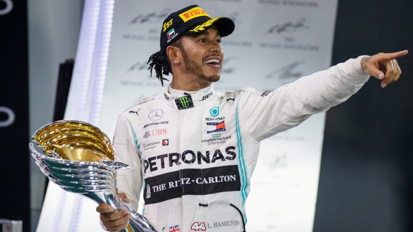 Carey, presidente de la F1: «Hamilton es increíble, espero que compita toda su vida»