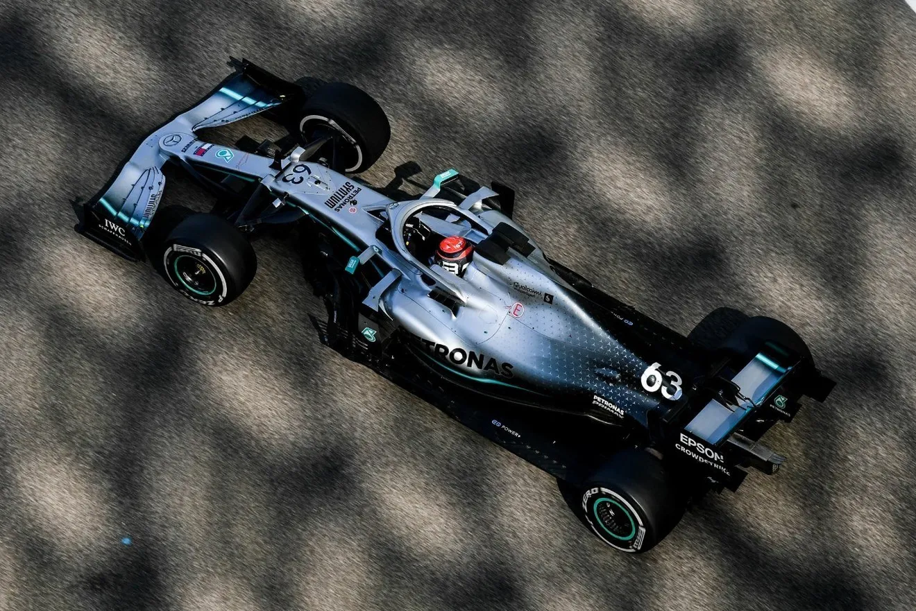 Russell lidera con Mercedes y Ferrari cierra 2019 contra el muro