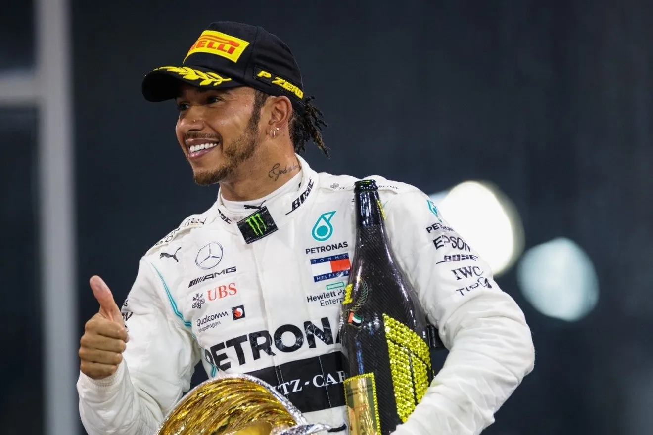 Hamilton evita aclarar si ha contactado con Ferrari: "Es privado"