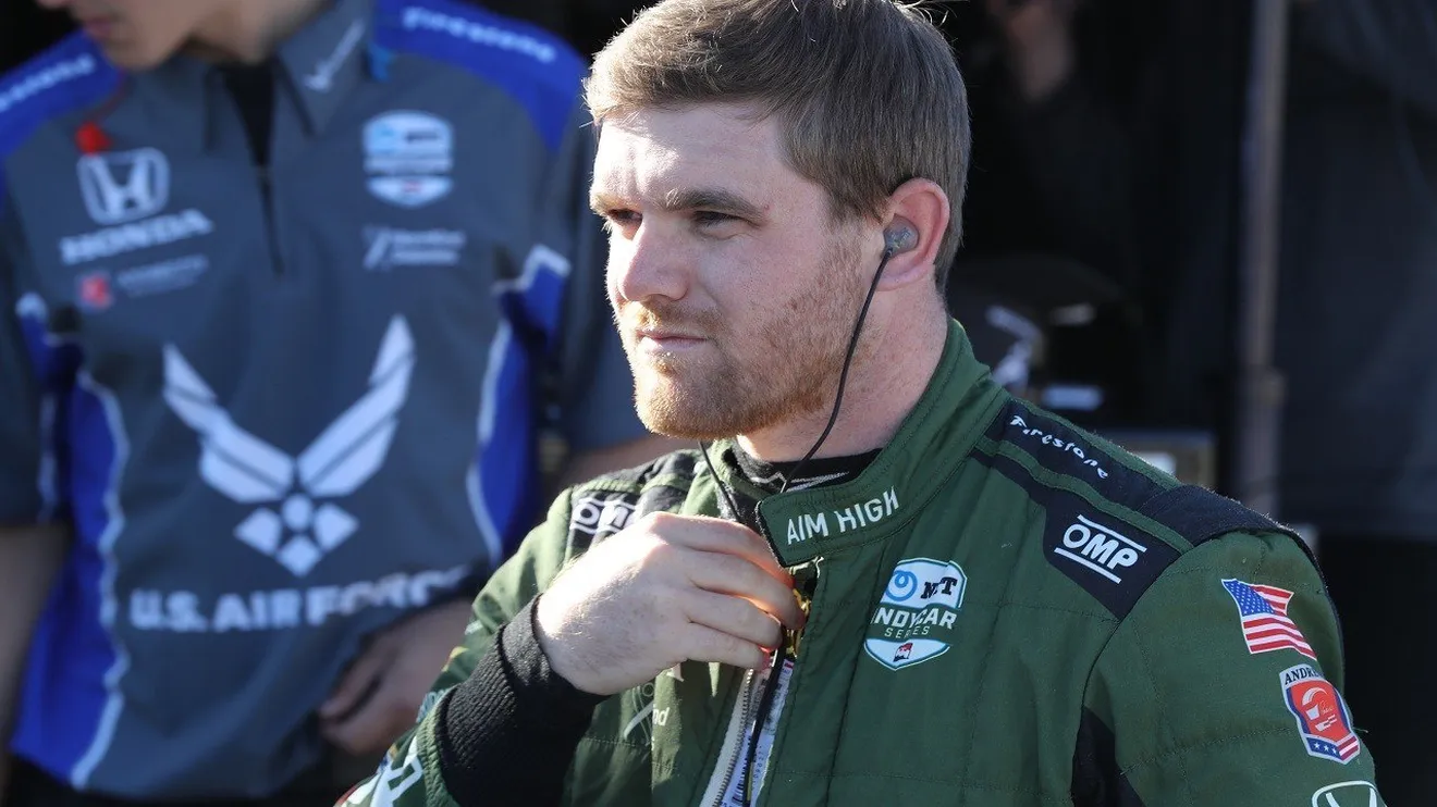 Conor Daly firma con Carpenter para circuitos ruteros y la Indy 500