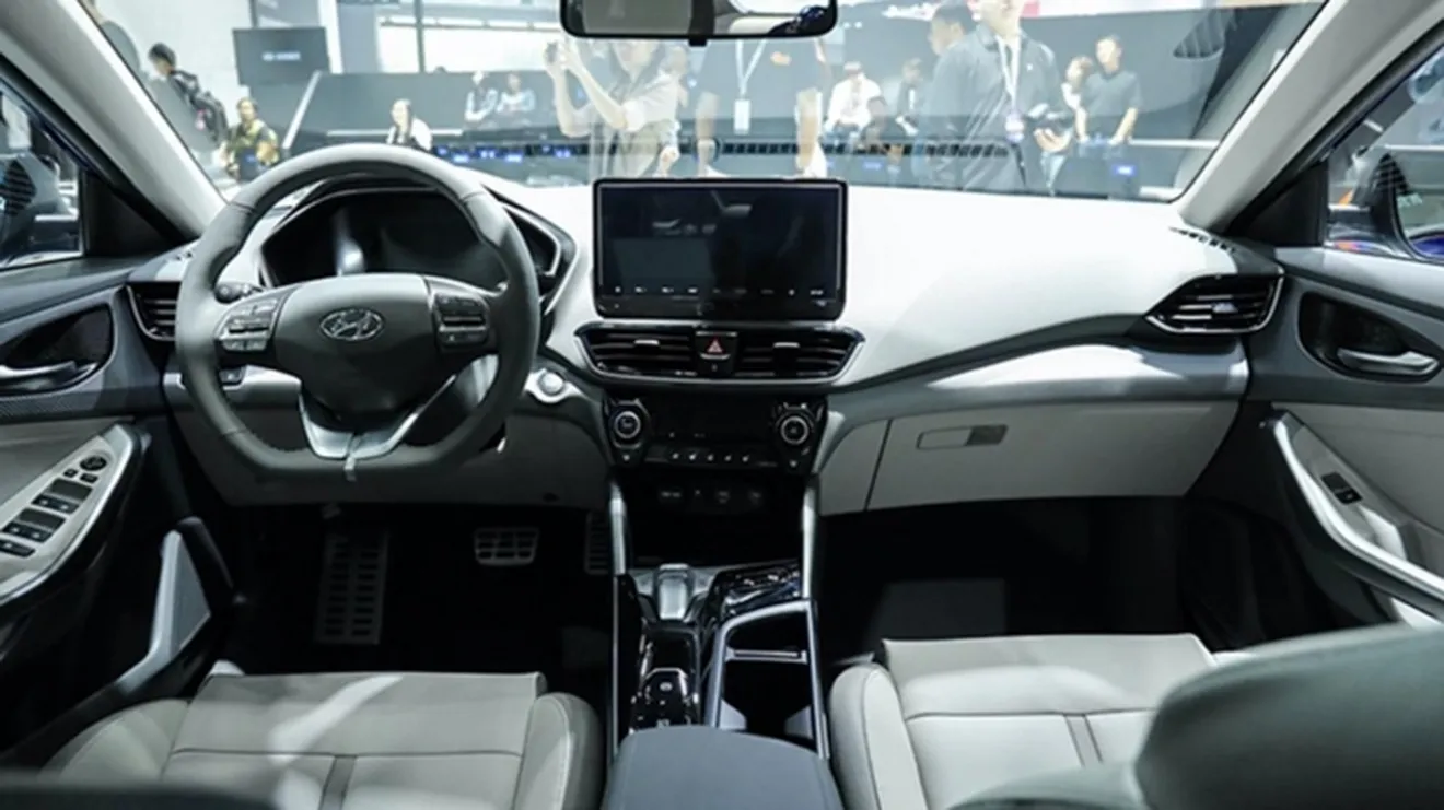 Hyundai Lafesta EV - interior