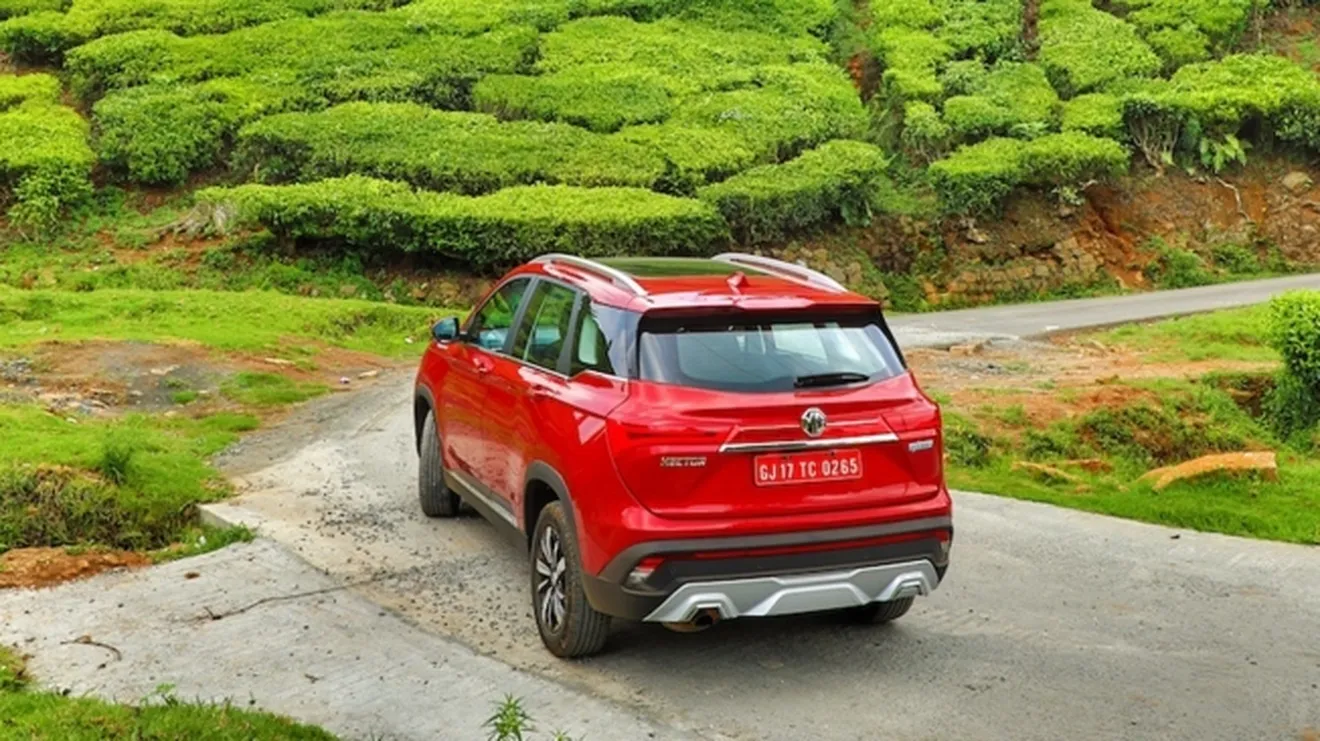 MG Hector - posterior