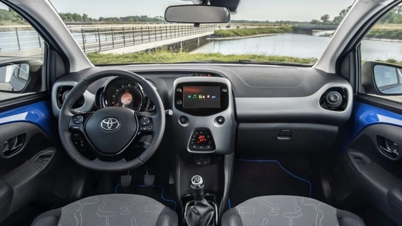 Toyota Aygo - interior