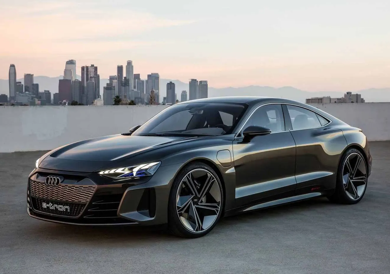 Audi Sport se lanzará a los eléctricos con el RS 4 híbrido enchufable y otros