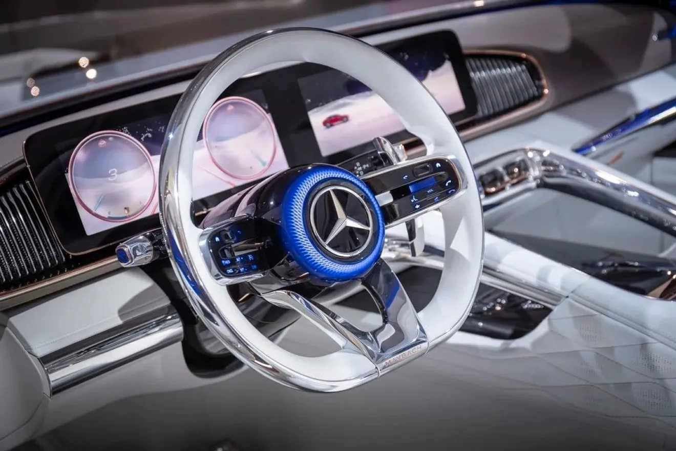 Al descubierto la nueva generación de volantes de Mercedes, gracias a una filtración