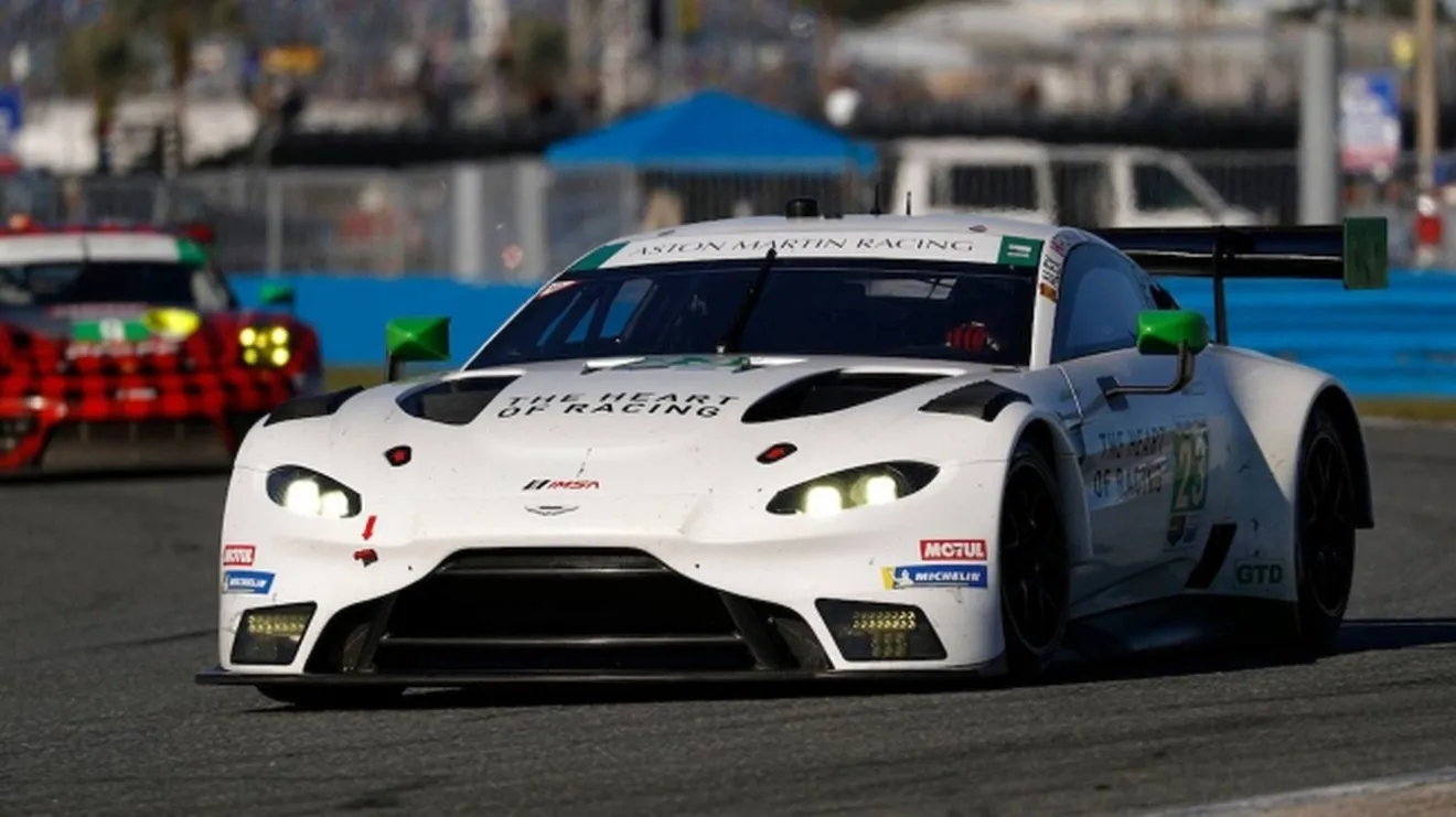 Álex Riberas será piloto de Aston Martin Racing en el IMSA