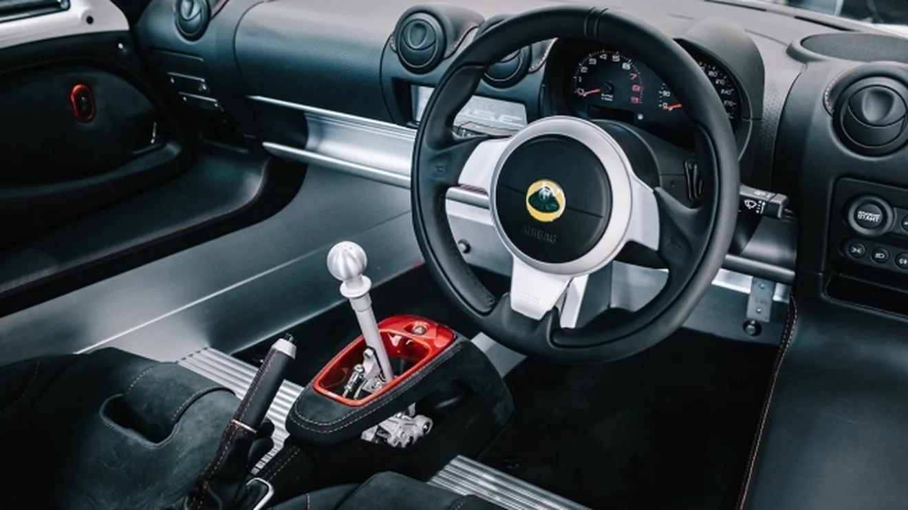 Lotus Elise Cup 250 Bathurst Edition - interior