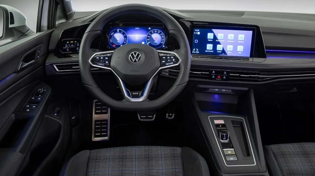Volkswagen Golf GTE 2020 - interior