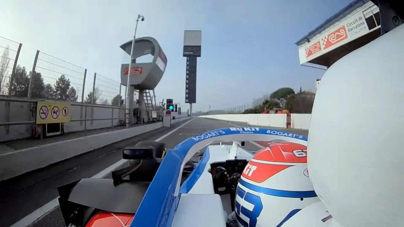Primera vuelta de Russell con el Williams FW43, en vídeo