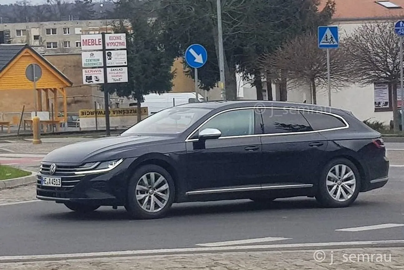 El Volkswagen Arteon Shooting Brake cazado sin camuflaje en la calle