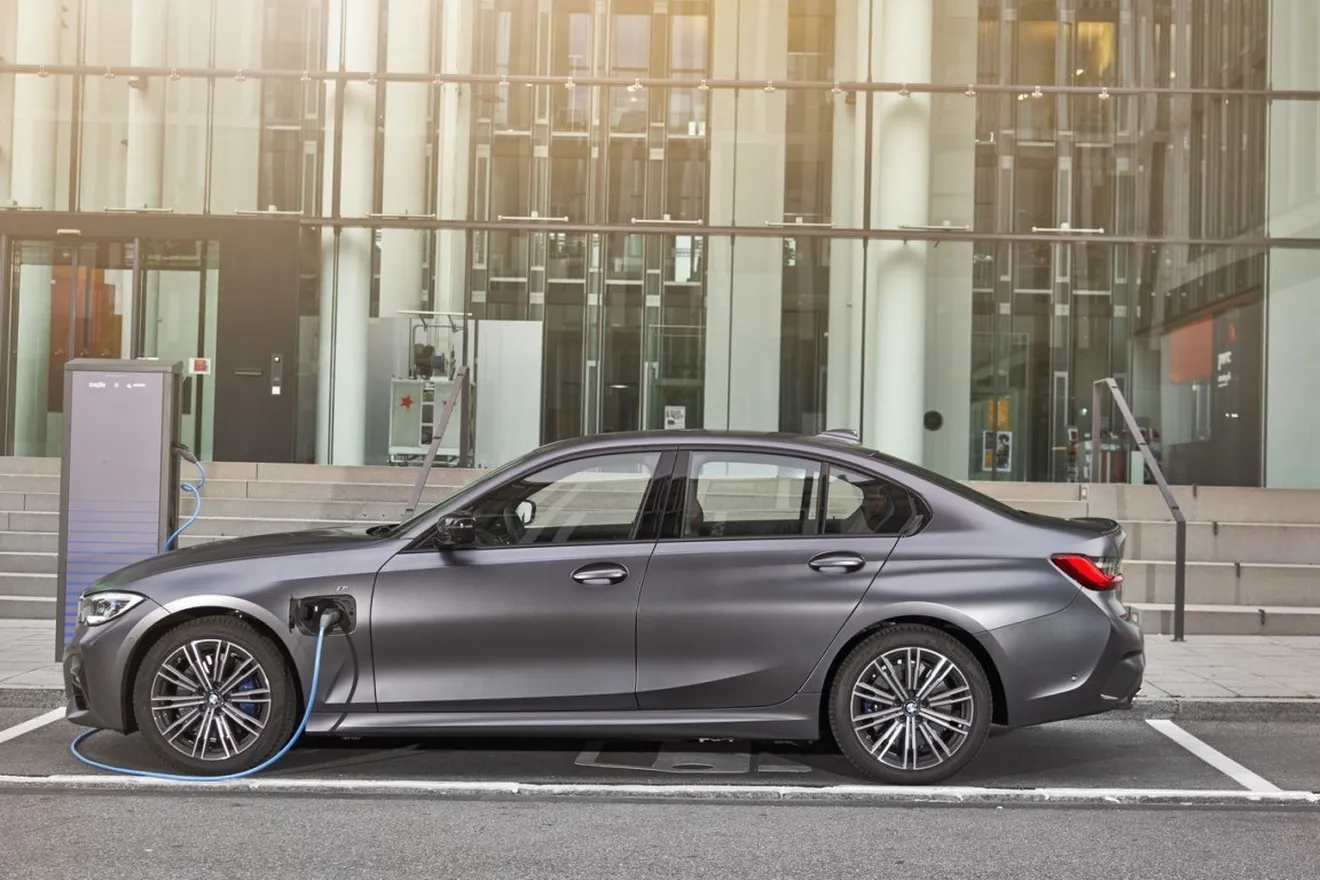 Nuevo híbrido enchufable para la gama del BMW Serie 3 Berlina, el 320e llega en julio