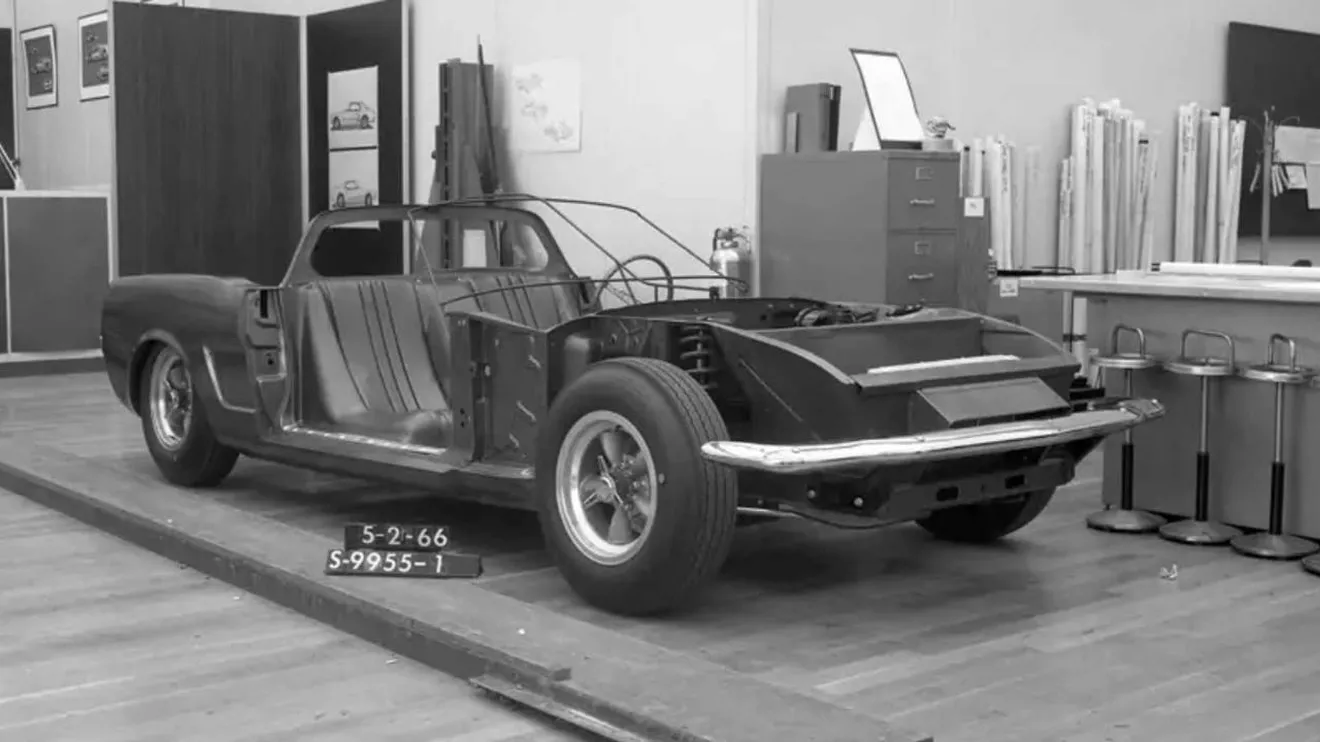 Ford desvela un antiguo proyecto secreto del Mustang con motor central