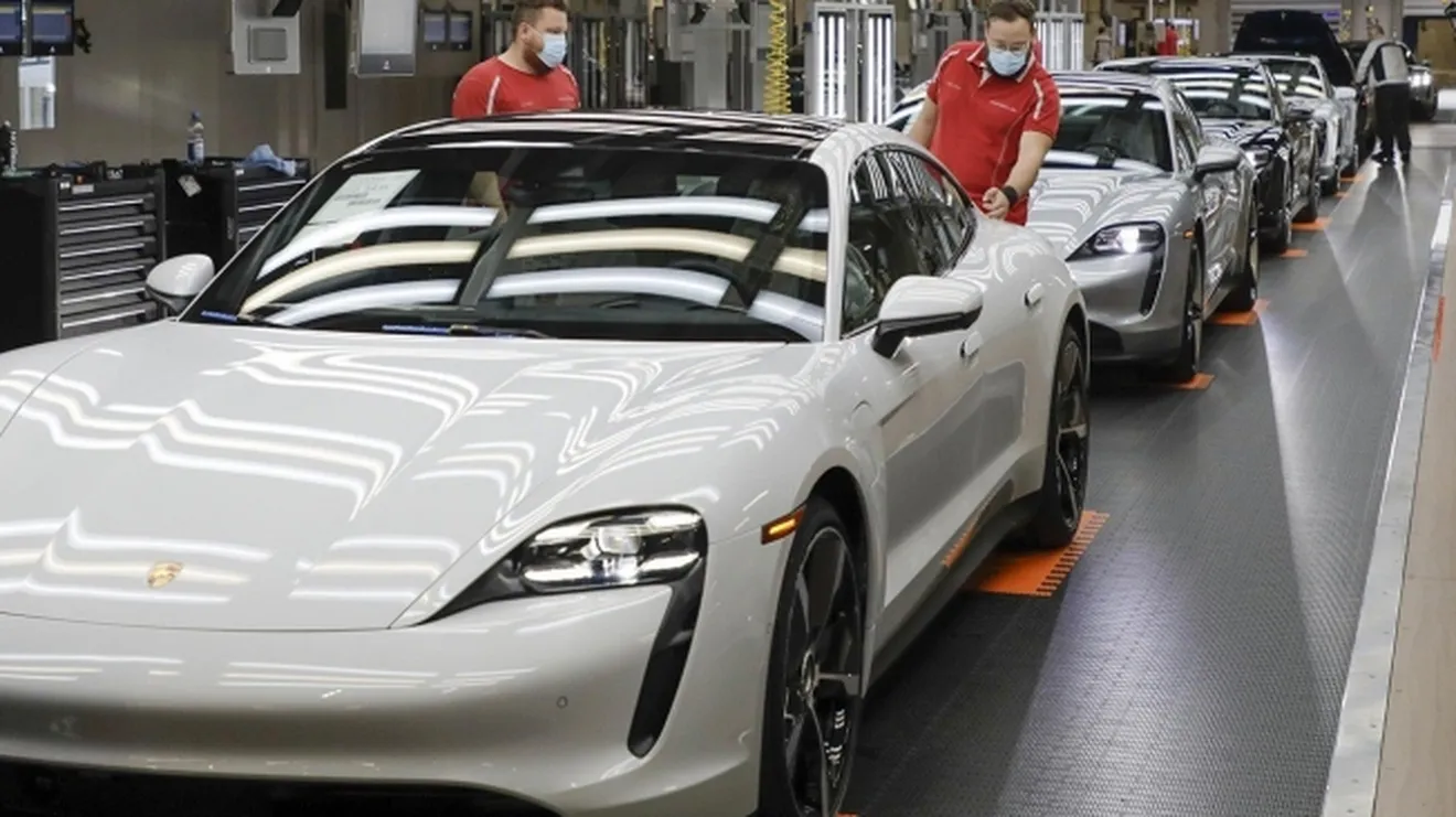 Porsche vuelve a fabricar sus vehículos deportivos