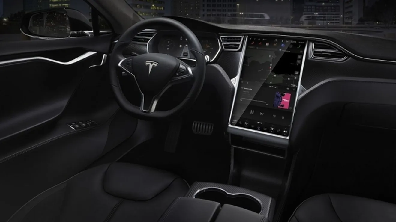 Tesla Model S - interior