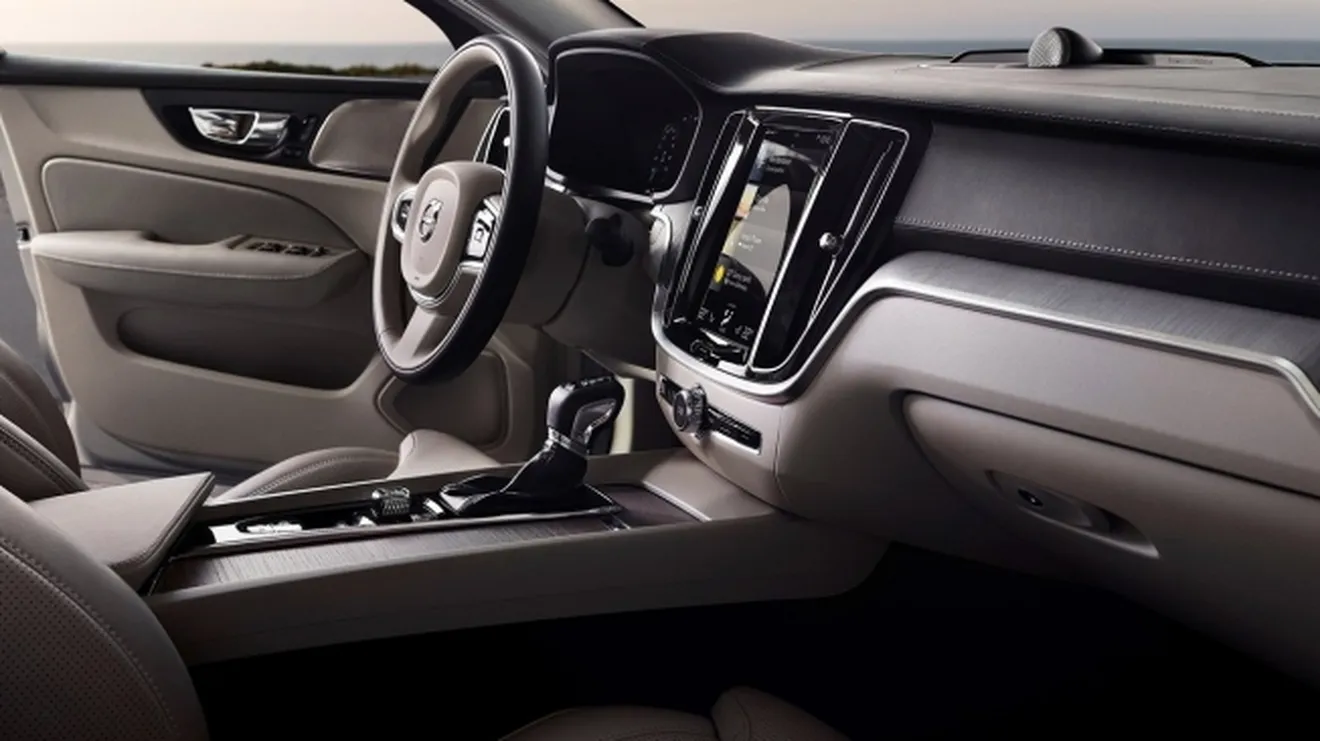 Volvo S60 - interior