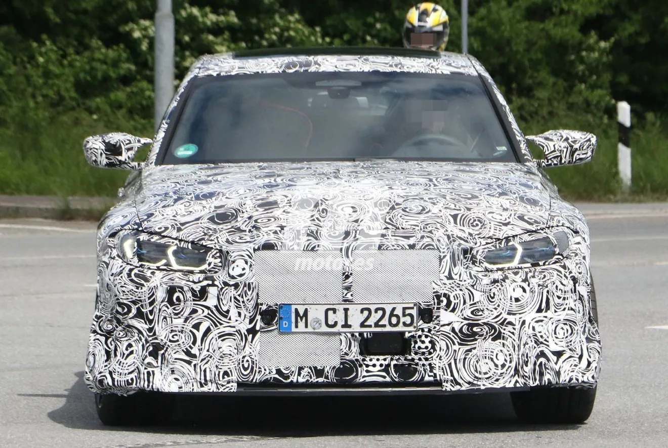 El nuevo BMW M3 G80 vuelve a posar en pruebas, mostrando detalles de su interior