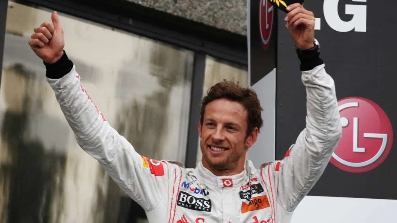 Jenson Button sopesa correr pruebas de circuito con McLaren SP