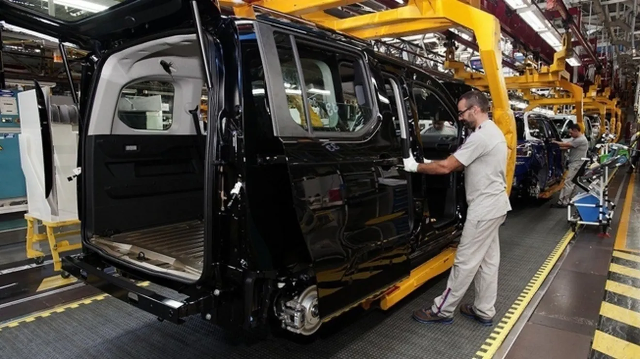 Producción de las furgonetas de PSA en Vigo