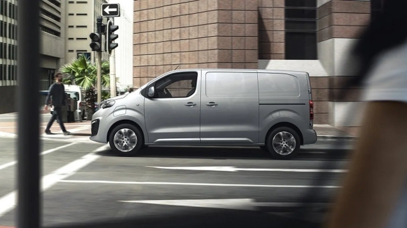 Peugeot e-Expert - lateral
