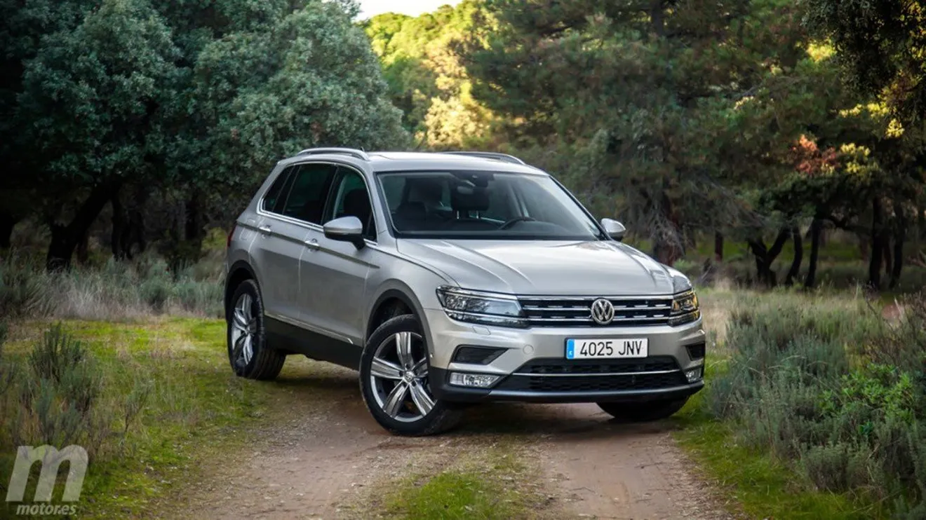 Rusia - Abril 2020: El Volkswagen Tiguan destaca en un mercado muy tocado
