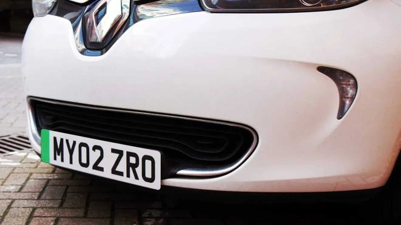 Los coches eléctricos en Reino Unido contarán con matrículas específicas