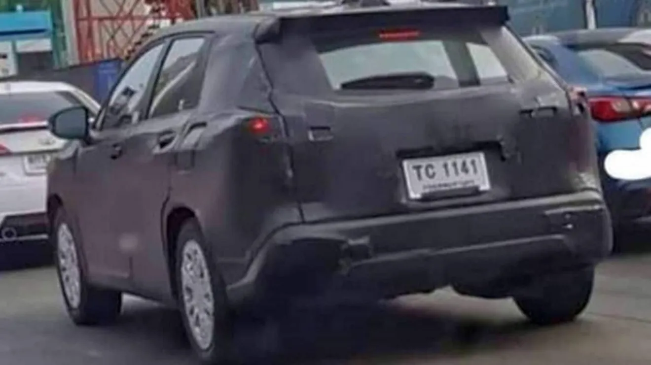 Toyota Corolla Cross - foto espía posterior