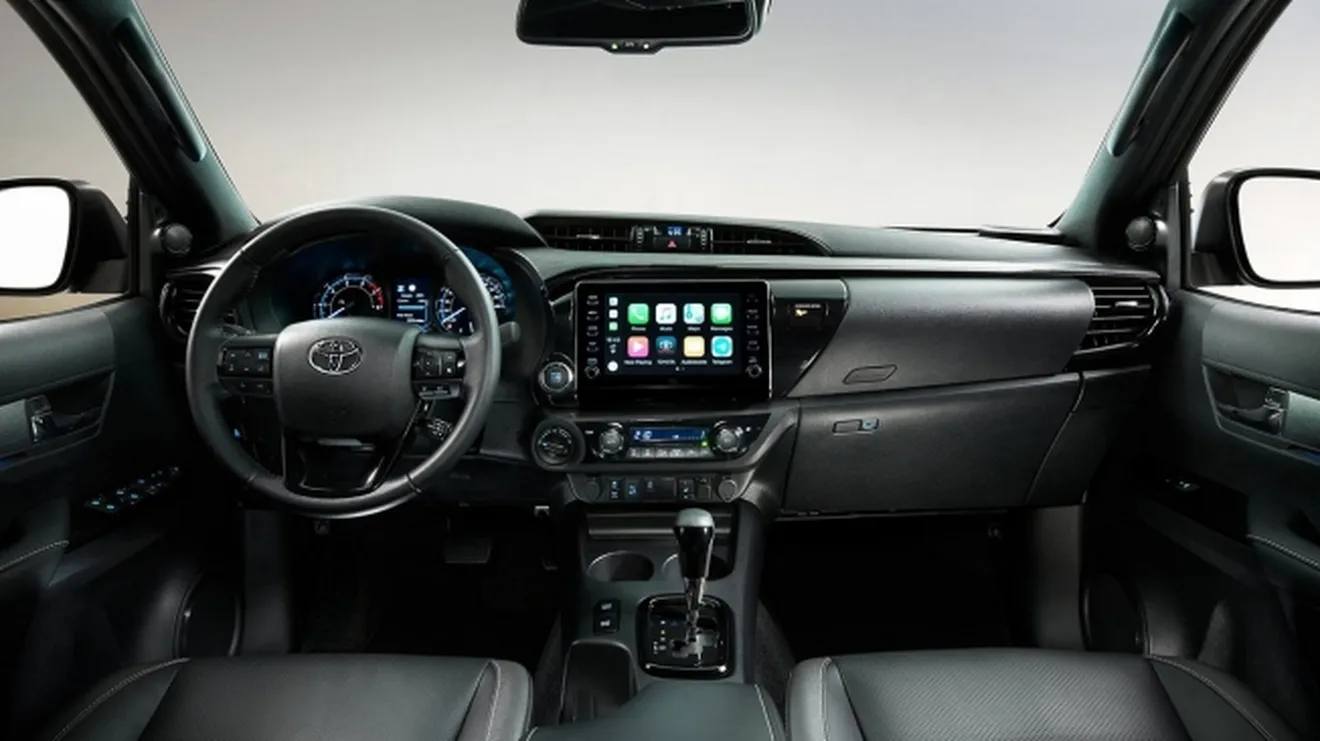 Toyota Hilux 2021 - interior