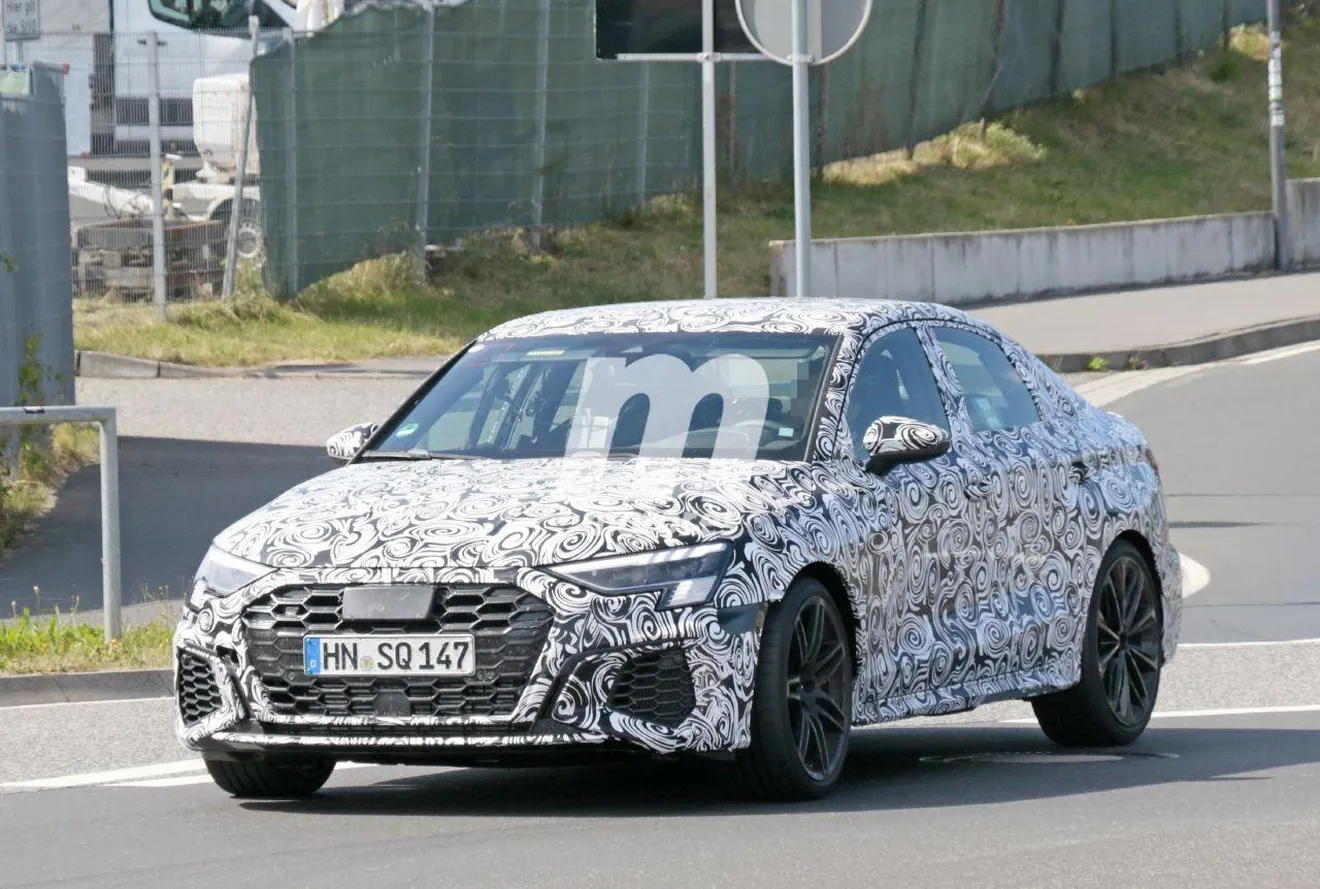 El nuevo Audi RS 3 Sedán 2022, cazado en fotos espía a la salida de Nürburgring