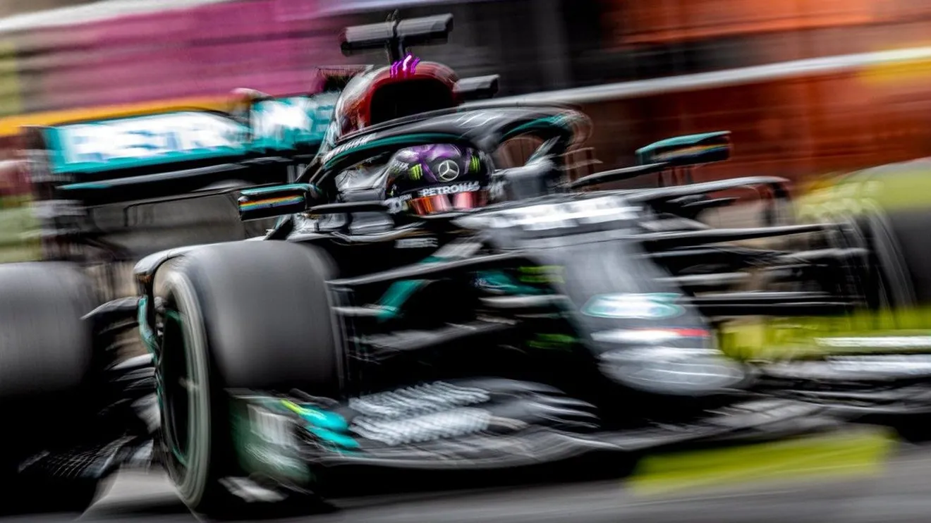 Hamilton destroza el récord de Hungaroring y las esperanzas de sus rivales