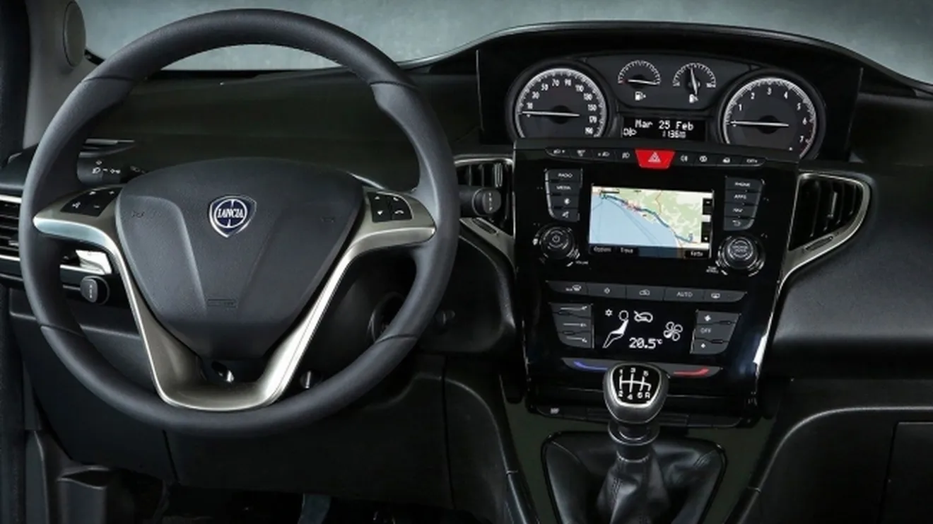 Lancia Ypsilon - interior