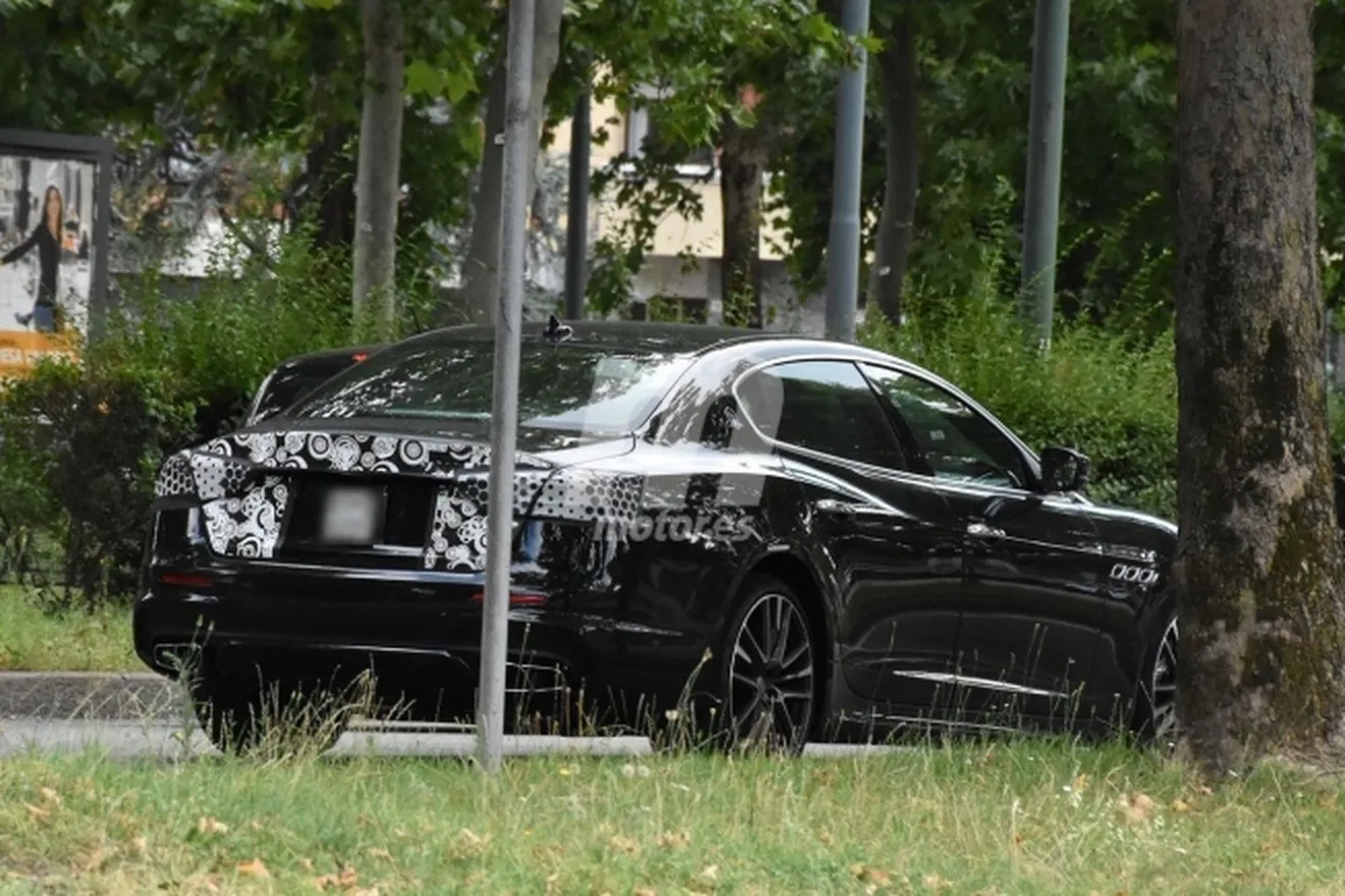 Maserati Quattroporte 2021 - foto espía posterior