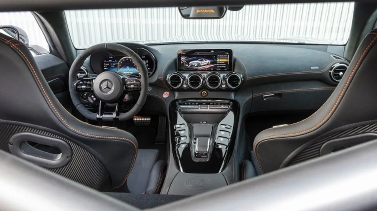 Mercedes-AMG GT Black Series - interior