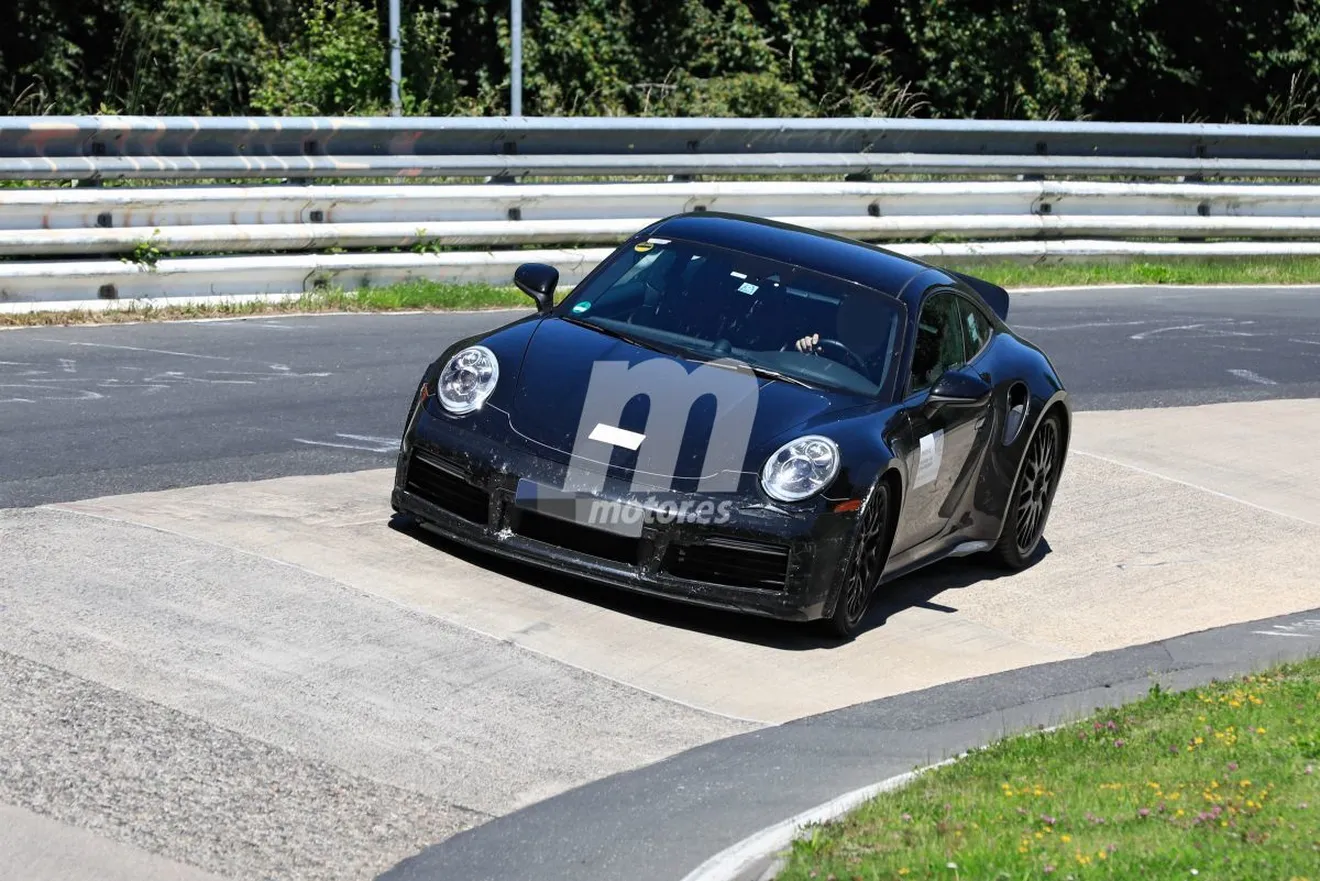 Te mostramos con todo detalle el nuevo Porsche 911 Turbo 'cola de pato' manual