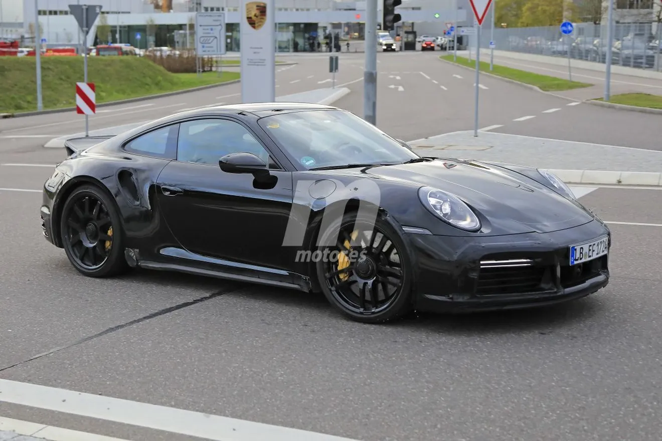 El nuevo Porsche 911 Turbo 'cola de pato' a fondo en Nürburgring [vídeo]