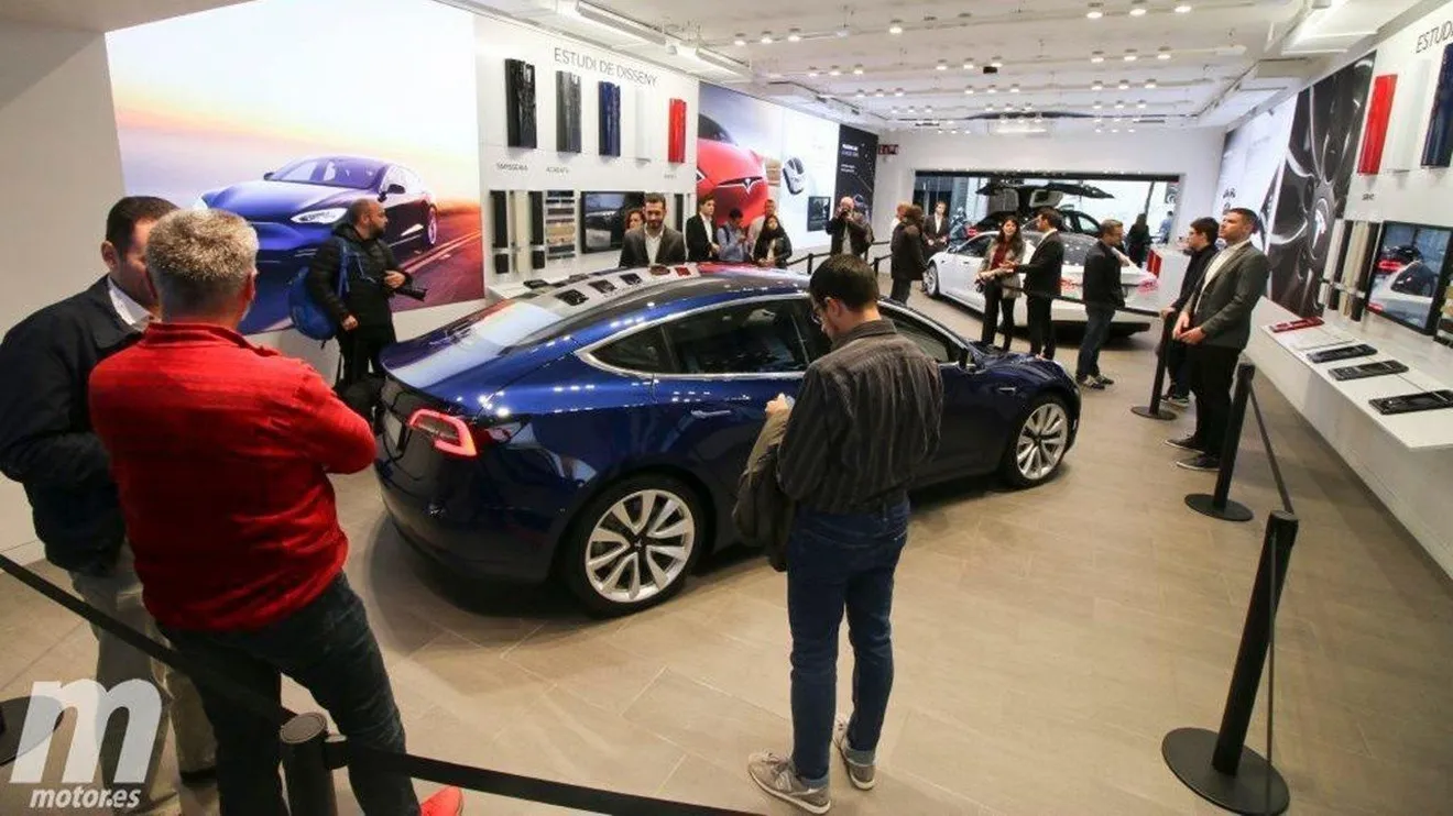 Tesla aumenta su inversión en España abriendo dos nuevos centros